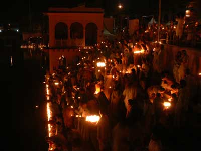 offeringlamps.jpg - 12875 Bytes