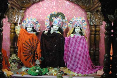 Govdeities.jpg - 21640 Bytes