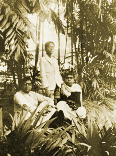bhaktivinoda-in-mayapur.jpg - 52440 Bytes